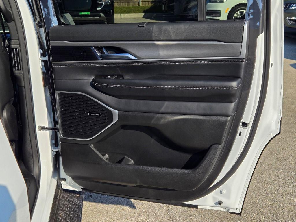 new 2025 Jeep Wagoneer car, priced at $74,102