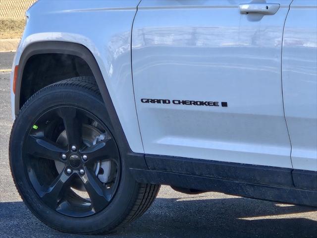 new 2025 Jeep Grand Cherokee car, priced at $42,080