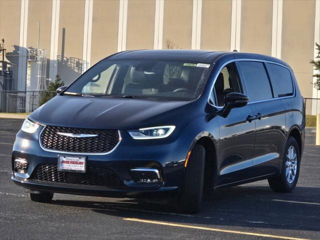 new 2025 Chrysler Pacifica car, priced at $44,087