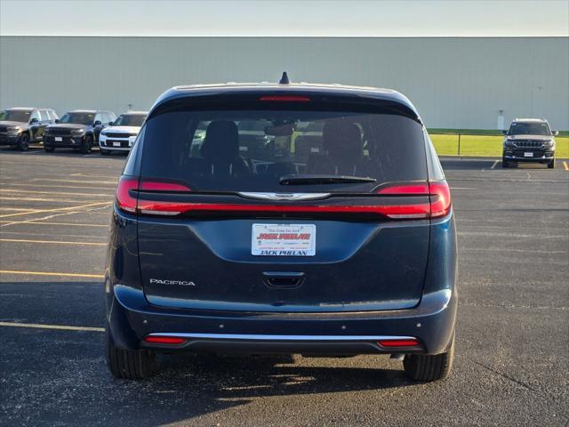 new 2025 Chrysler Pacifica car, priced at $44,087