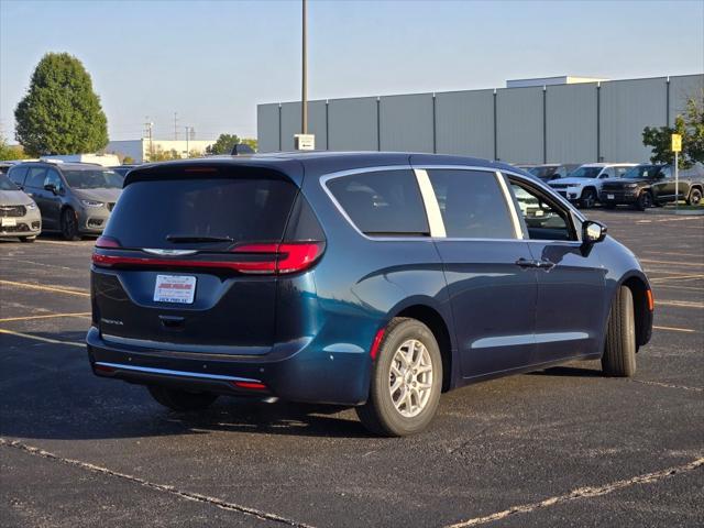 new 2025 Chrysler Pacifica car, priced at $44,087