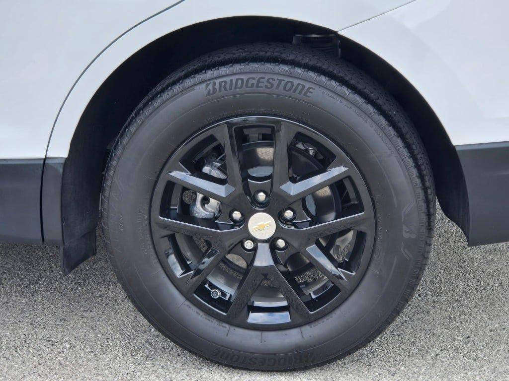 used 2023 Chevrolet Equinox car, priced at $24,542