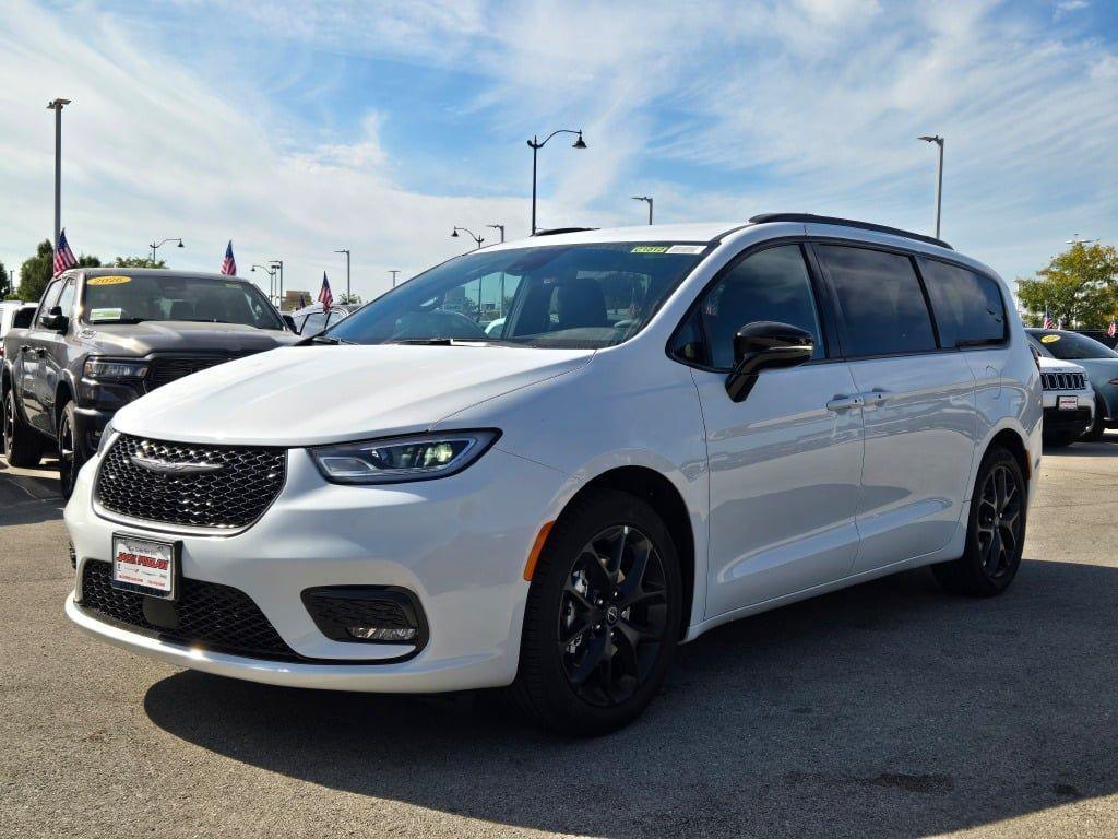 new 2026 Chrysler Pacifica car, priced at $42,153