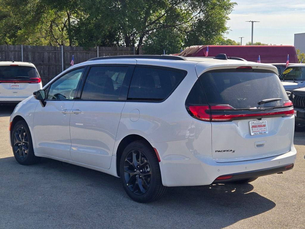 new 2026 Chrysler Pacifica car, priced at $42,153