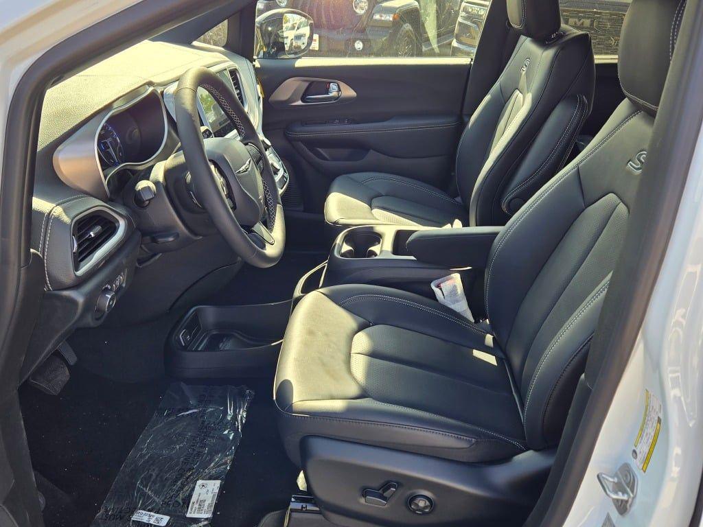 new 2026 Chrysler Pacifica car, priced at $42,153