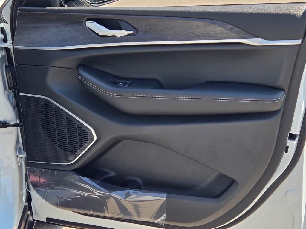 new 2025 Jeep Grand Cherokee car, priced at $50,411
