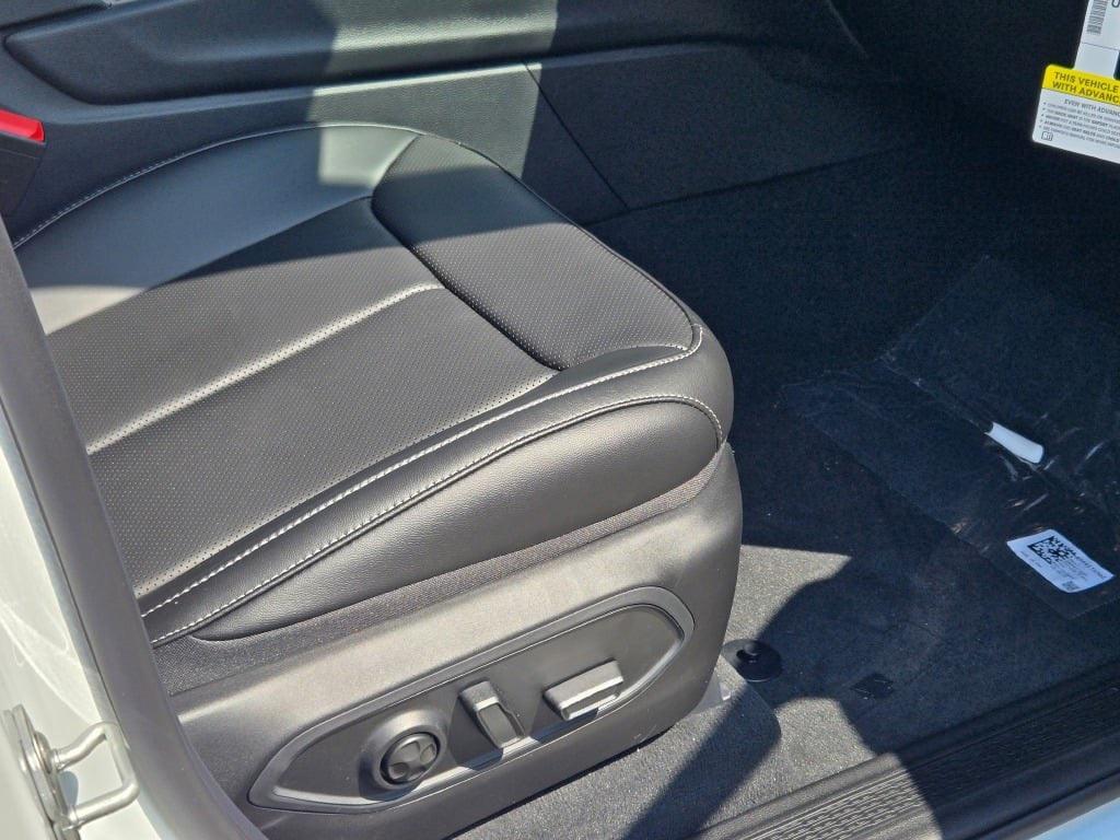 new 2025 Jeep Grand Cherokee car, priced at $50,411
