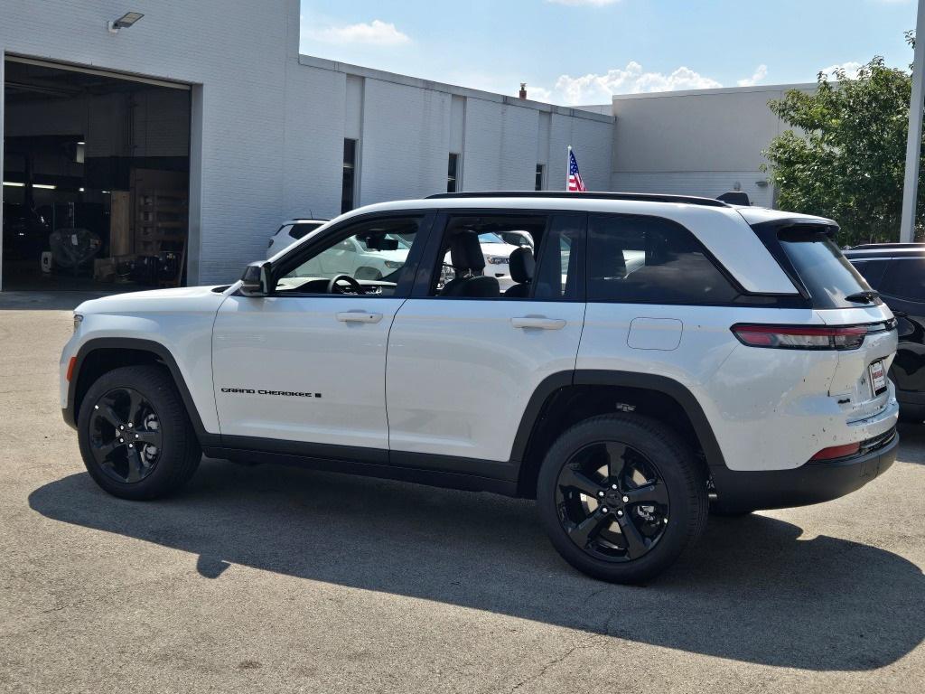 new 2025 Jeep Grand Cherokee car, priced at $50,411