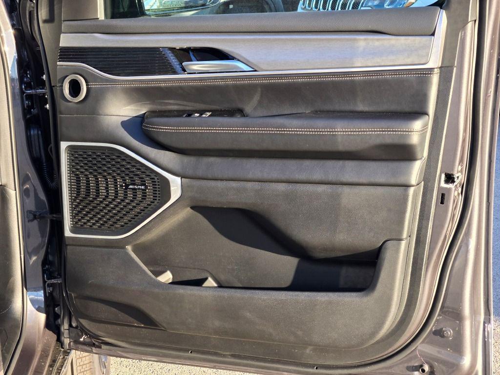 new 2025 Jeep Wagoneer car, priced at $73,221