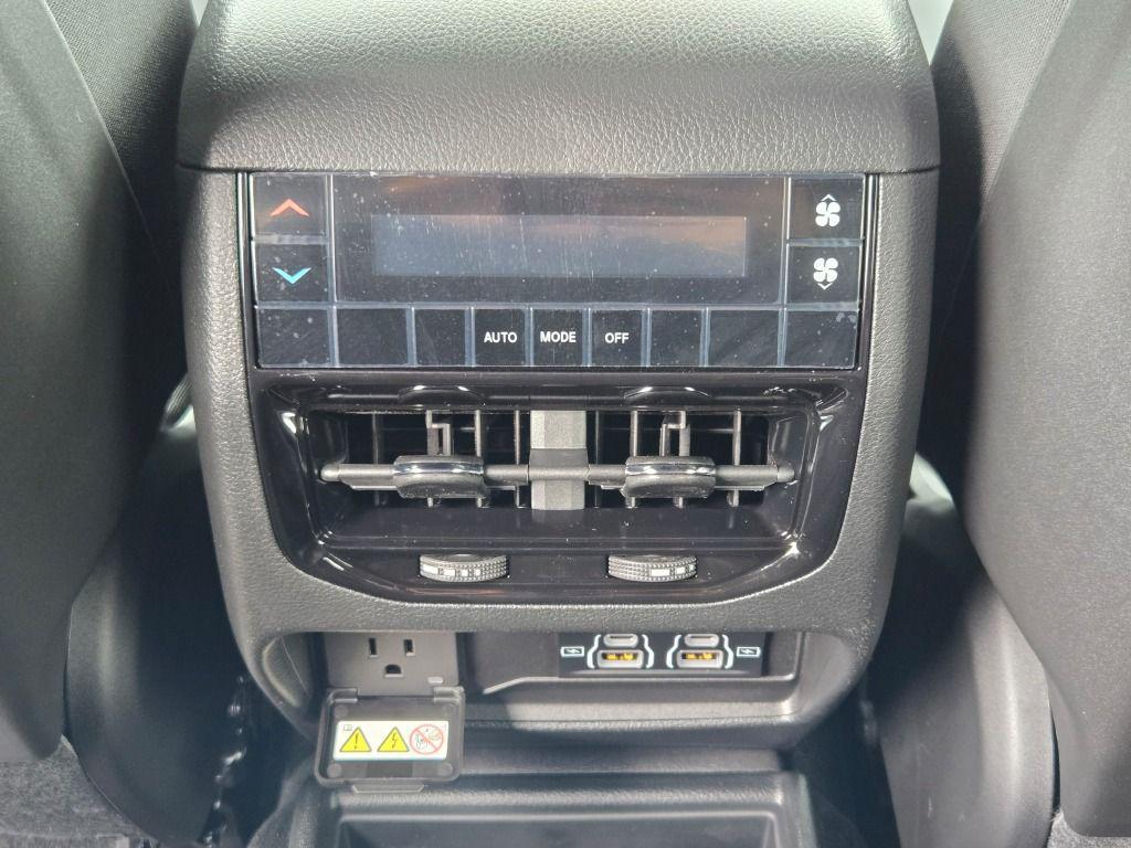 new 2025 Jeep Grand Cherokee L car, priced at $42,656