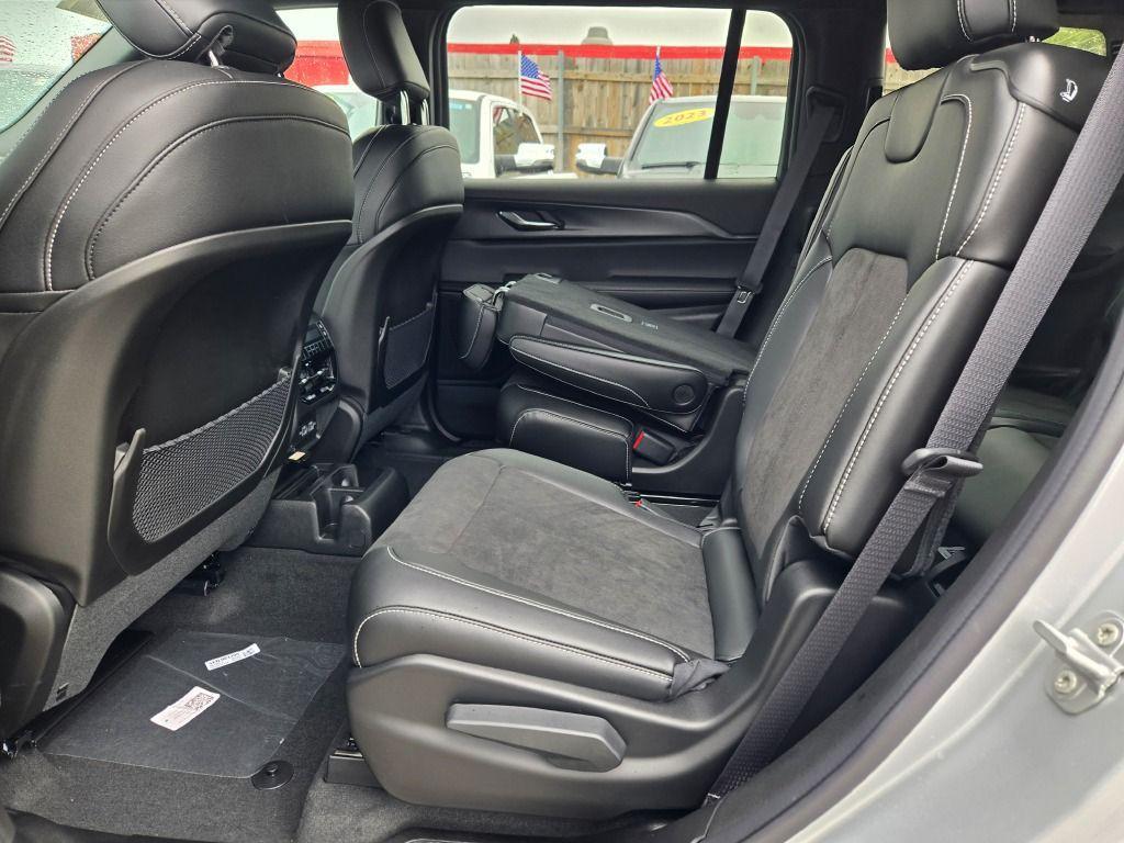 new 2025 Jeep Grand Cherokee L car, priced at $42,656