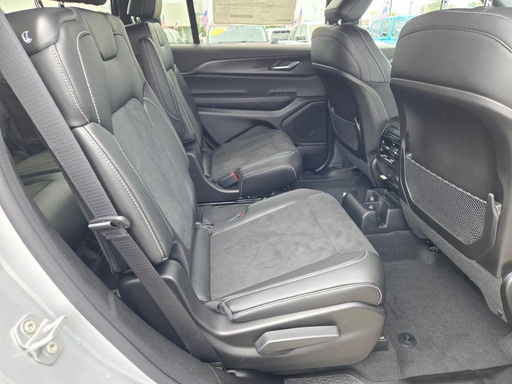 new 2025 Jeep Grand Cherokee L car, priced at $42,656