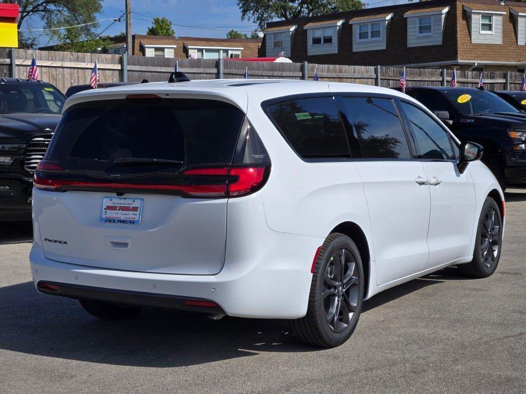 new 2026 Chrysler Pacifica car, priced at $41,866