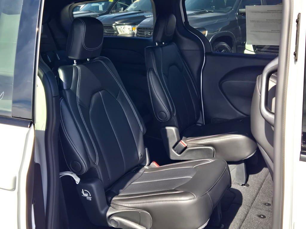 new 2026 Chrysler Pacifica car, priced at $41,866