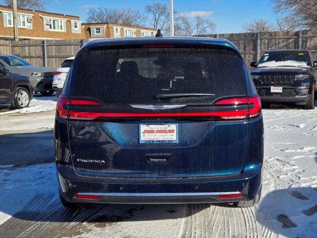 new 2025 Chrysler Pacifica car, priced at $42,920