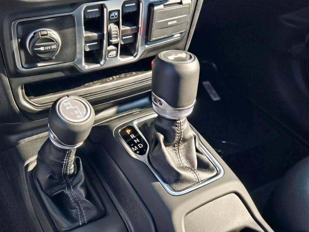 new 2025 Jeep Wrangler car, priced at $51,658
