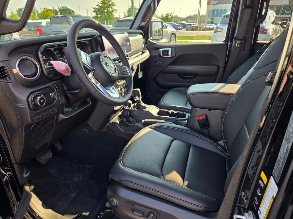 new 2025 Jeep Wrangler car, priced at $51,658
