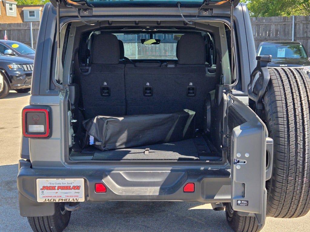 used 2022 Jeep Wrangler Unlimited car, priced at $37,765
