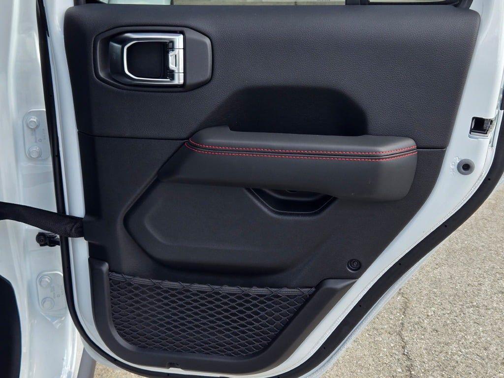new 2025 Jeep Wrangler car, priced at $59,219