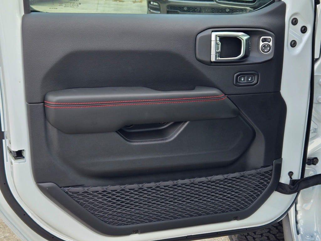 new 2025 Jeep Wrangler car, priced at $59,219