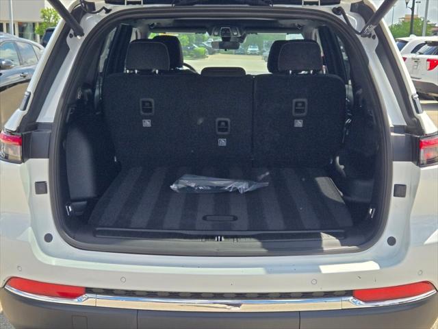 new 2025 Jeep Grand Cherokee car, priced at $38,677