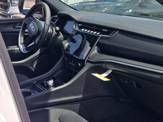 new 2025 Jeep Grand Cherokee car, priced at $38,677