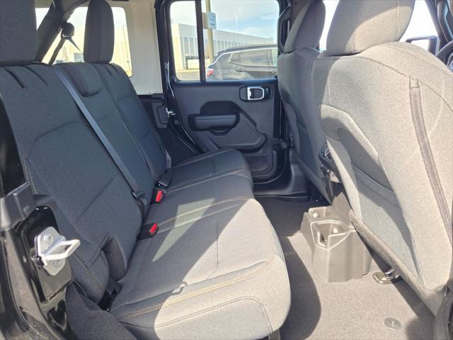 new 2025 Jeep Wrangler car, priced at $47,586