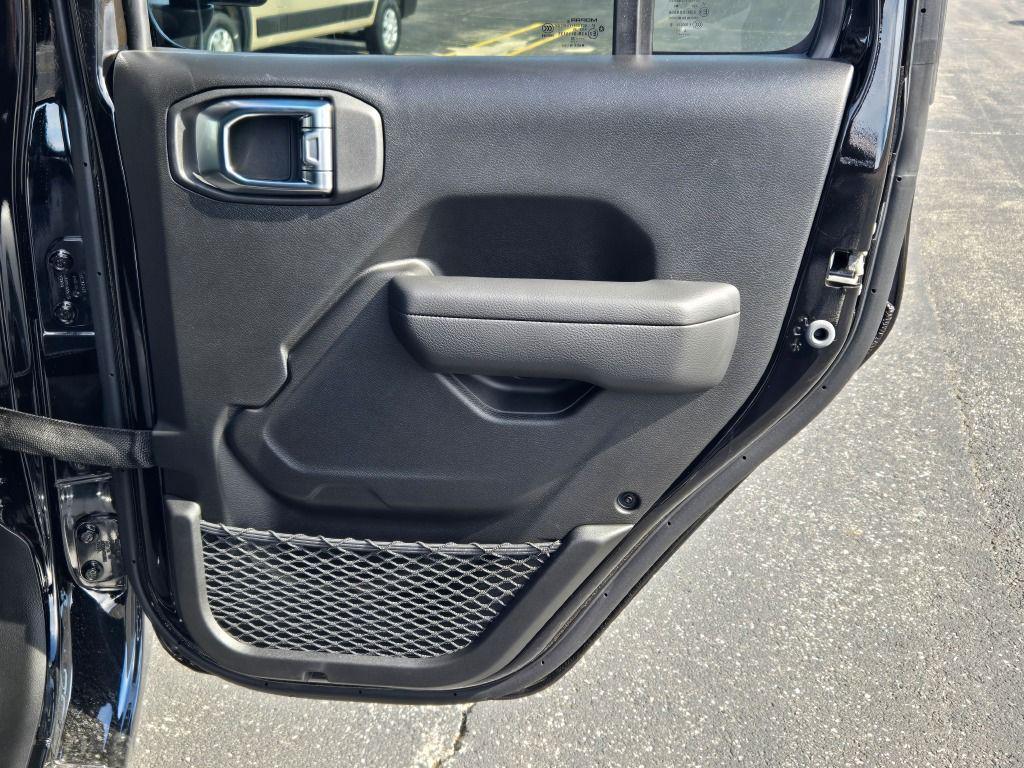 new 2025 Jeep Wrangler car, priced at $45,298