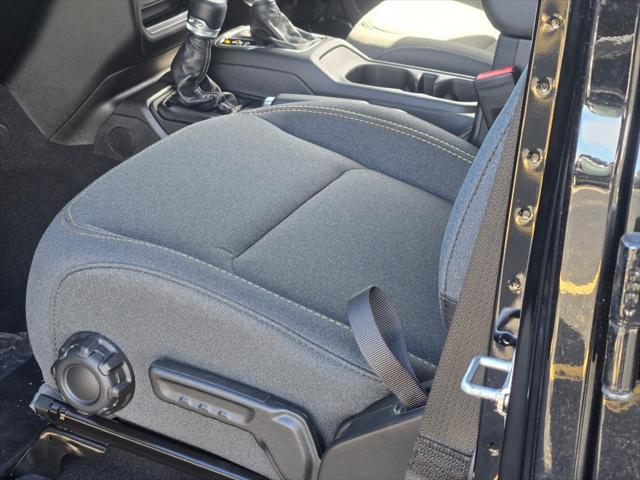 new 2025 Jeep Wrangler car, priced at $47,586