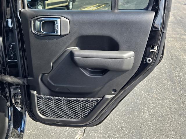 new 2025 Jeep Wrangler car, priced at $47,586