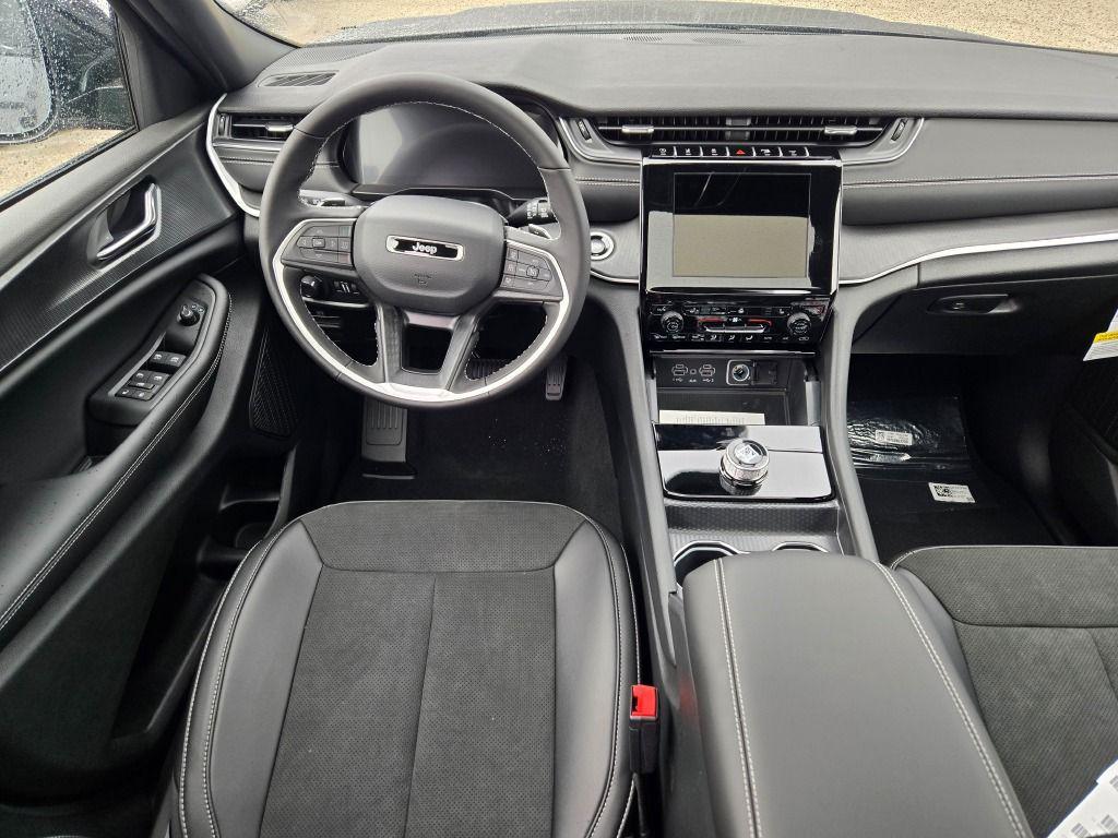 new 2025 Jeep Grand Cherokee L car, priced at $42,656