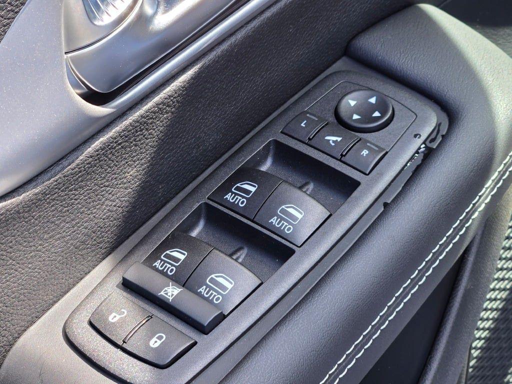 new 2026 Chrysler Pacifica car, priced at $51,257