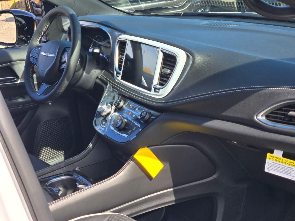 new 2026 Chrysler Pacifica car, priced at $51,257