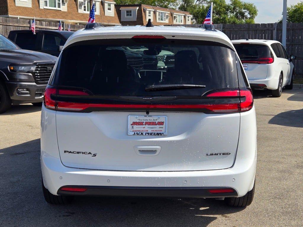 new 2026 Chrysler Pacifica car, priced at $51,257