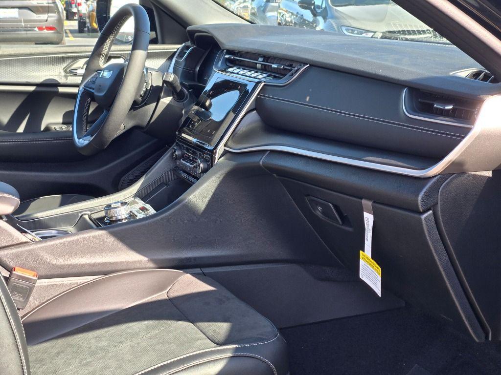 new 2025 Jeep Grand Cherokee L car, priced at $42,332
