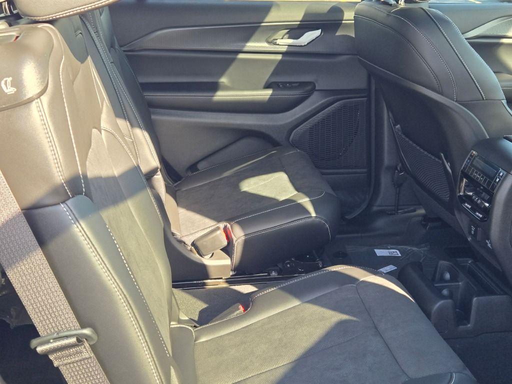 new 2025 Jeep Grand Cherokee L car, priced at $42,332