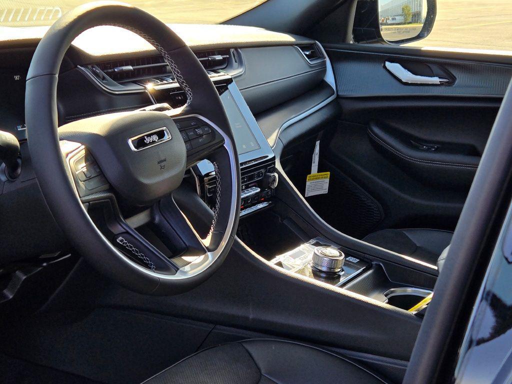 new 2025 Jeep Grand Cherokee L car, priced at $42,332
