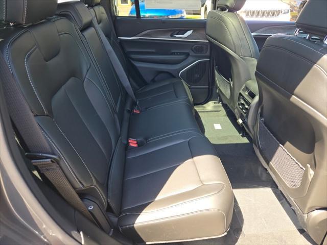 new 2025 Jeep Grand Cherokee car, priced at $51,071