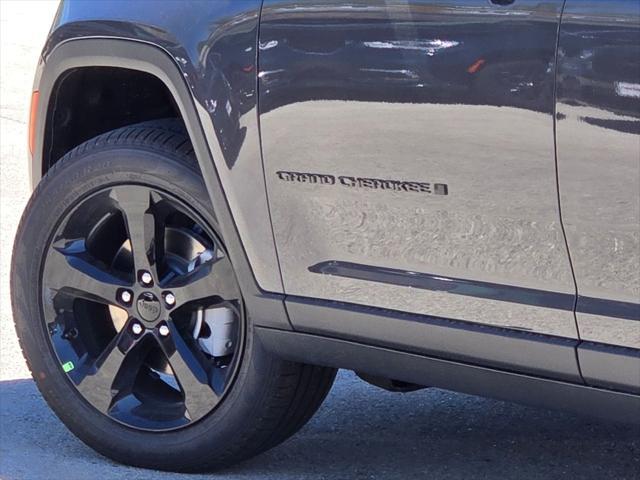 new 2025 Jeep Grand Cherokee car, priced at $51,071