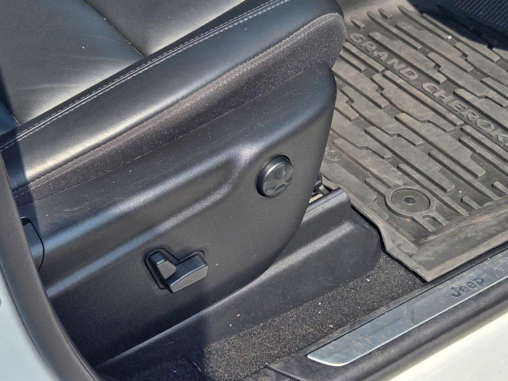 used 2021 Jeep Grand Cherokee car, priced at $28,995