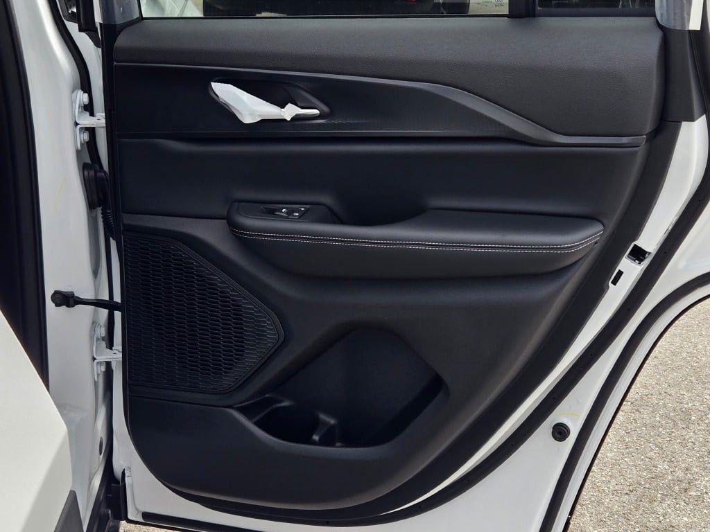new 2025 Jeep Grand Cherokee car, priced at $39,310