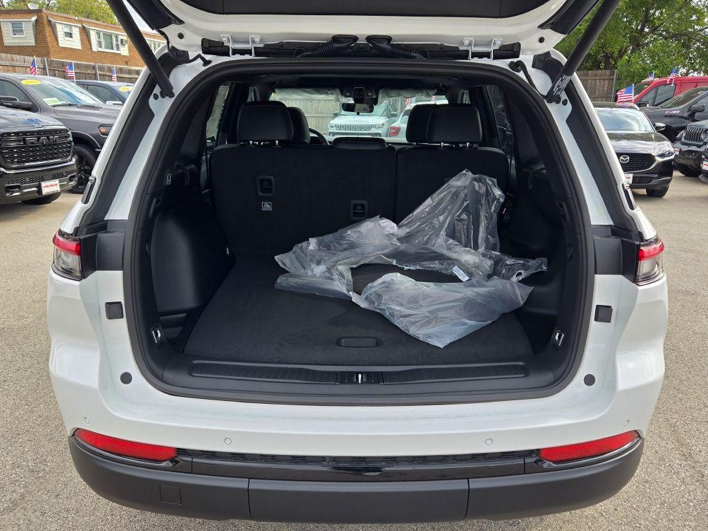 new 2025 Jeep Grand Cherokee car, priced at $39,310