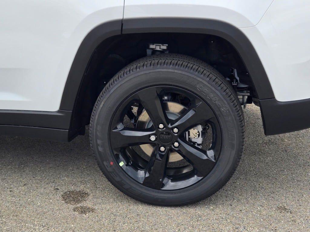 new 2025 Jeep Grand Cherokee car, priced at $39,310