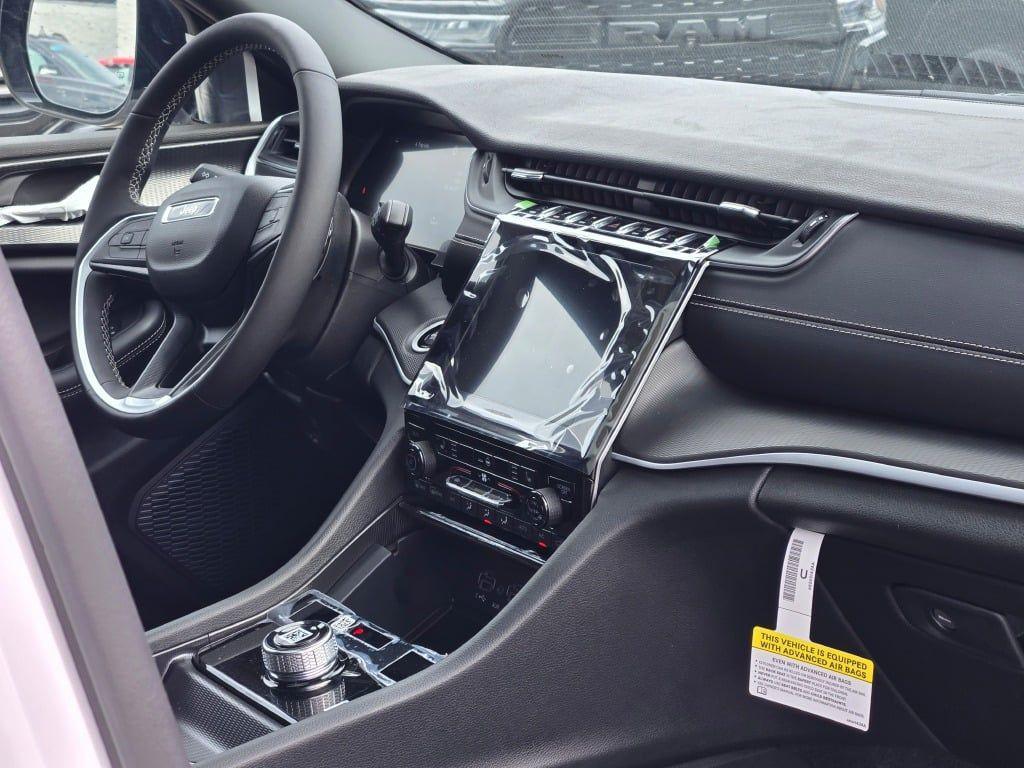 new 2025 Jeep Grand Cherokee car, priced at $39,310