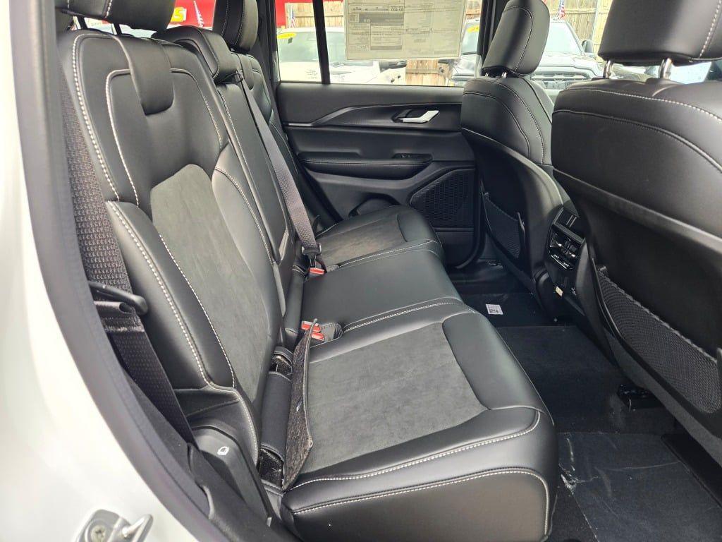 new 2025 Jeep Grand Cherokee car, priced at $39,310
