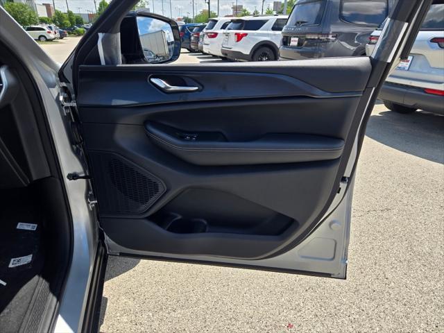 new 2025 Jeep Grand Cherokee car, priced at $42,655