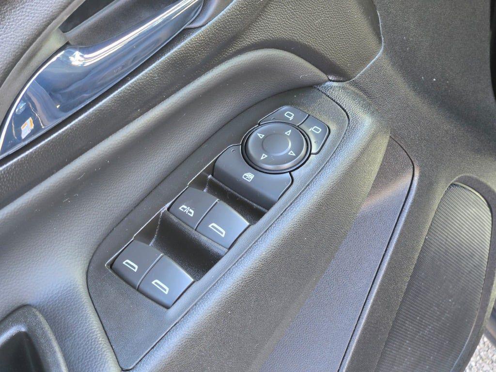 used 2022 Chevrolet Equinox car, priced at $21,845