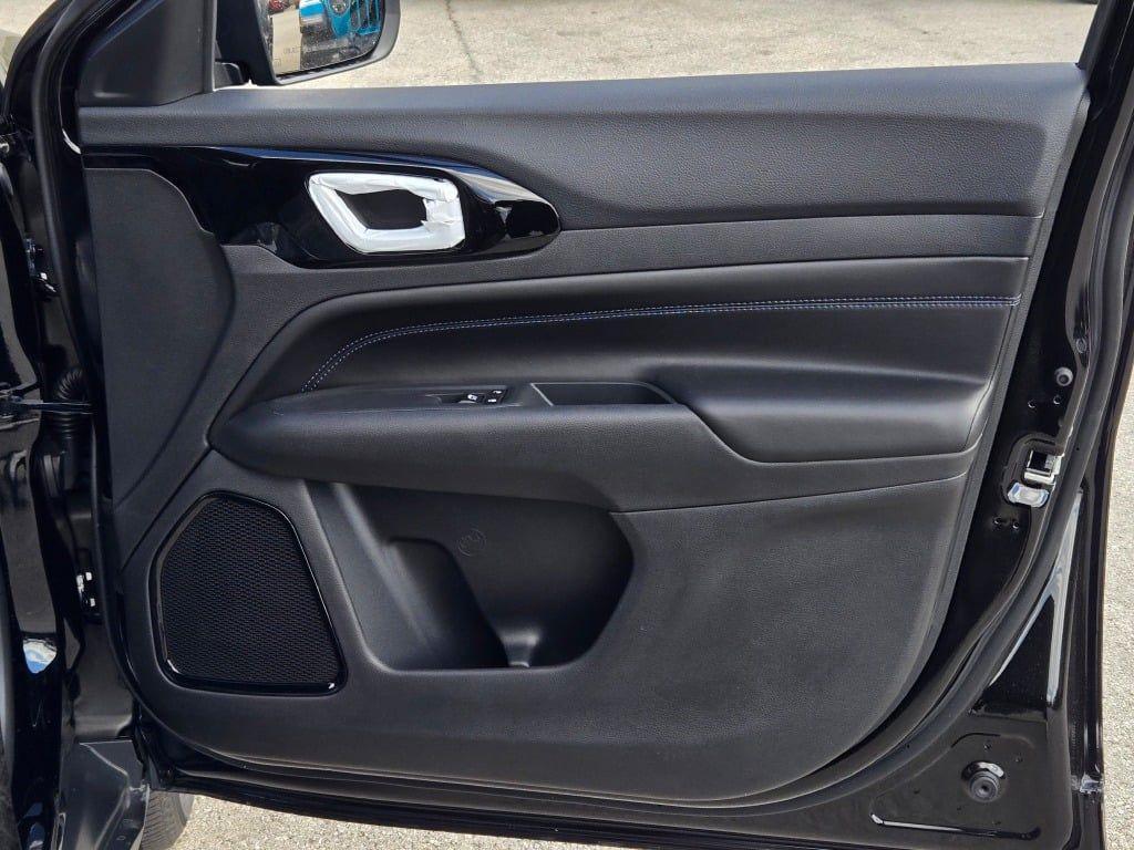 new 2026 Jeep Compass car, priced at $33,185