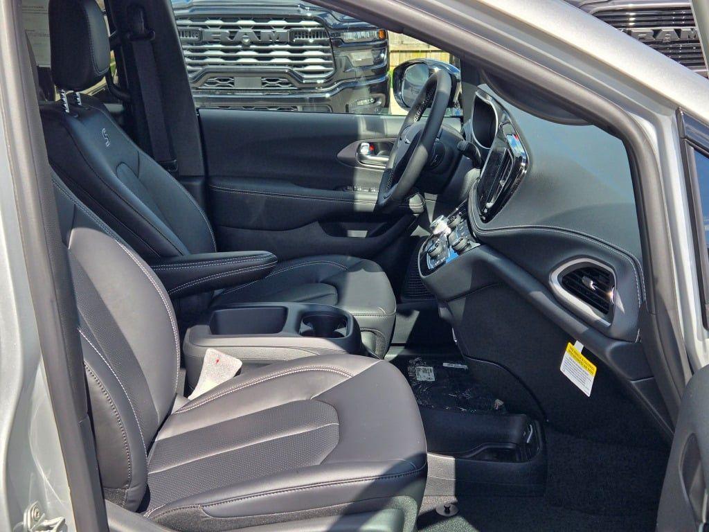 new 2026 Chrysler Pacifica car, priced at $42,980