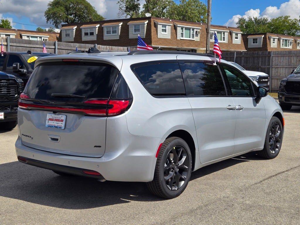 new 2026 Chrysler Pacifica car, priced at $42,980